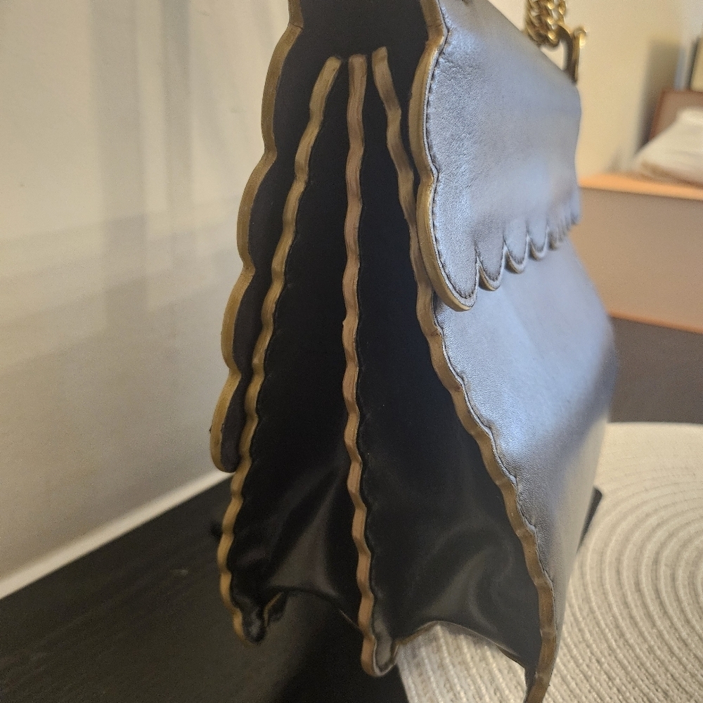 Fendi Kan I Scalloped Leather Chain Bag | Black | - Picture 9 of 14